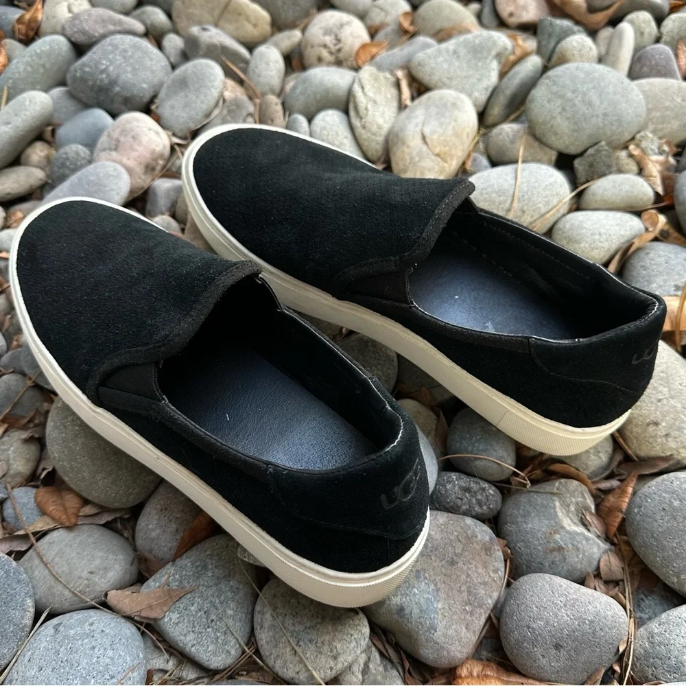 UGG Abbie’s perforated suede slip-on platform sneakers shoes - size 9.5
